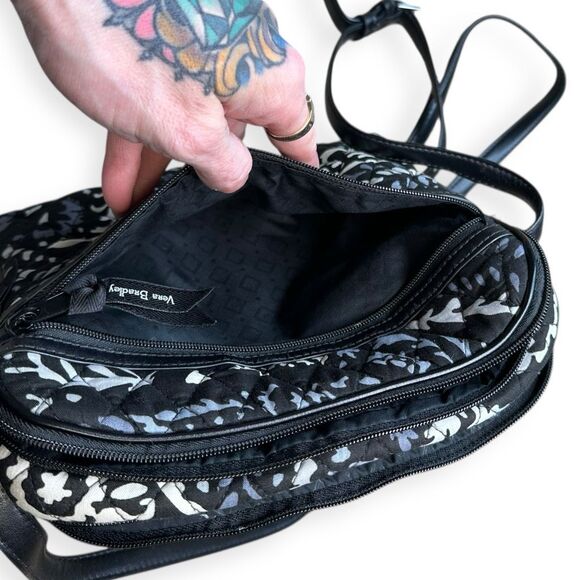 VERA BRADLEY Women’s Paisley Noir Trimmed Quilted Crossbody Bag - Picture 3 of 9